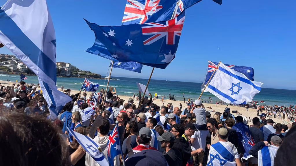 Random Thought โ Jews, Palestinians and Bondi Beach. Are we paying attention yet Australia?